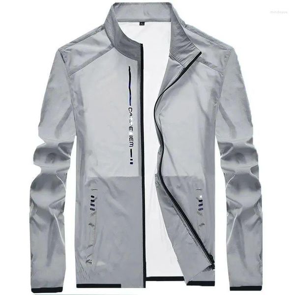 Мужские куртки 2023 Солнцезащитная одежда Мужская шелкол шелк летний ультратонкий воздухопроницаемый корейский версию спортивного плащного пальто Солнцезащитный