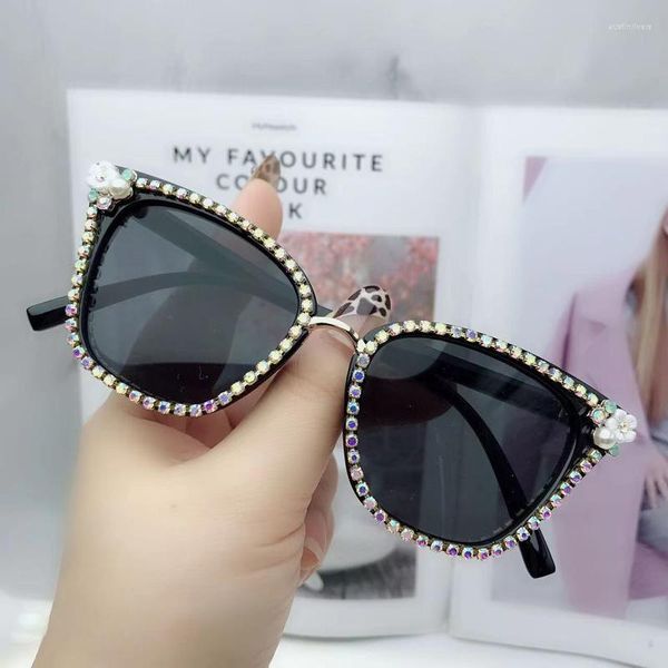 Occhiali da sole Fashion Diamond Cat Eye Ladies Men Prom Decoration Women Retro Big Frame UV400