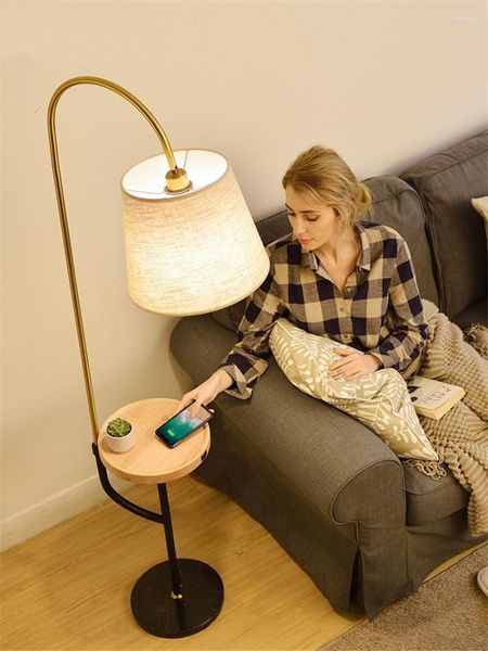 Stehlampen Nordic Fishing Rotating Stores Tisch Wohnzimmer Schlafzimmer Nachttischlampen Amerikanisches Luxus-USB-Vertikallicht