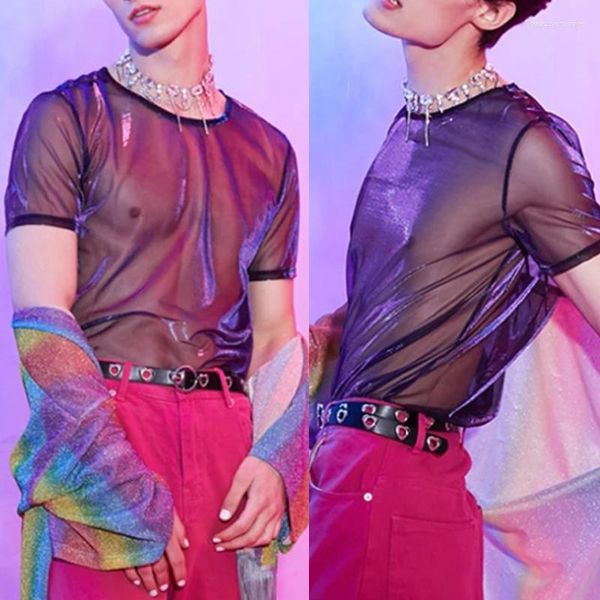 Мужские рубашки T 2023 Сексуальная сетчатая футболка блестящая O-образная с коротким рукавом Смотрите сквозь Tee Tops Корейскую модную вечеринку для уличной одежды.