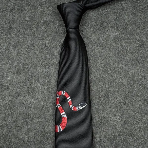 2023 Neue Designer-Krawatte für Herren aus Europa und Amerika mit personalisierter Stickerei, Koralle, Schlange, formelle Business- und Freizeit-Krawatte
