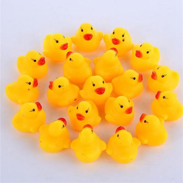 Baby Bath Toy Sound Sonaglio Bambini Infantile Mini paperella di gomma Nuoto Fare il bagno Regali Race Squeaky Duck Swimming Pool Fun Playing ToyZZ