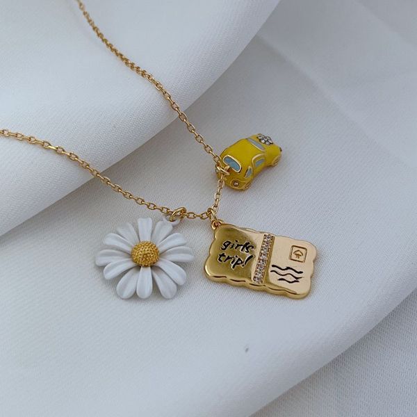 Collana con ciondolo Collana in vero oro 18 carati placcato in oro 18 carati con catena per auto a forma di margherita lettera regalo di nozze all'ingrosso con sacchetto per la polvere gratuito