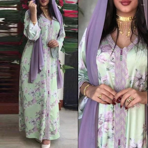 Abbigliamento etnico 2023 Arabo Dubai Musulmano Abaya Abito Stampa Fiori viola su sfondo verde Abito da donna primaverile Fresco Girly Vestibilità ampia