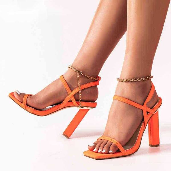 Sandálias novas femininas de verão na moda dedo do pé quadrado tira elástica salto alto sapatos femininos moda corrente tornozelo design bombas femininas 220232