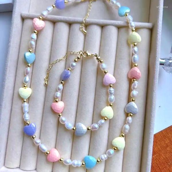 Girocollo 3Pcs Collana di perle d'acqua dolce per regali Braccialetti di plastica colorati a forma di cuore Ragazze Placcatura in oro 18 carati Collane di perline