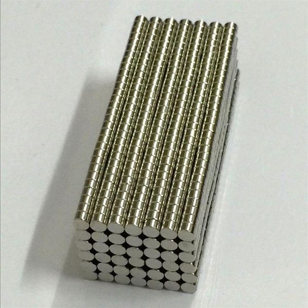 100 Stück 3 mm x 2 mm N50 magnetische Materialien Neodym-Magnet Mini kleine runde Scheibe 272 V