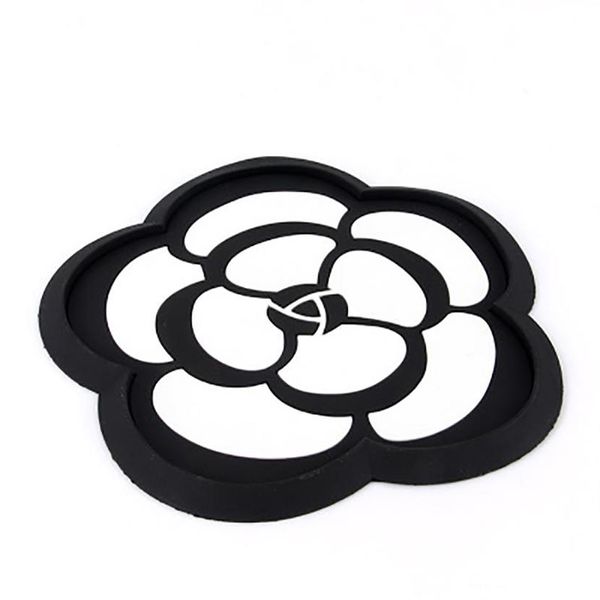 Tappetini antiscivolo Biety Car Slip Pad Decorazione floreale in bianco e nero Tappetino Camelia PVC Telefono cellulare rotondo resistente alle alte temperature270O