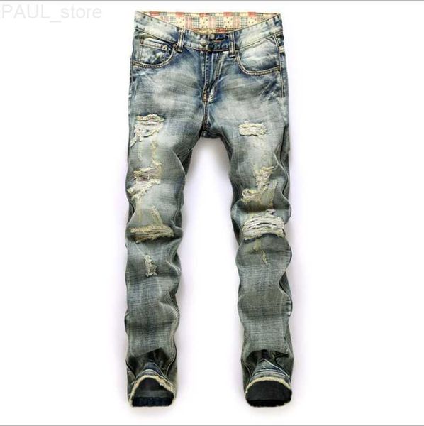 Jeans da uomo Hole Nostalgic Trade More Tessuto sfilacciato Pantaloni in denim con bandiera rossa Uomo Cool Jean Pantaloni lunghi maschili L230731