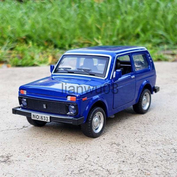 Diecast Model Cars 132 Russian LADA NIVA Modello in lega di auto Fonde sotto pressione Metallo Tirare indietro Musica Light Car per bambini Giocattoli Veicolo Spedizione gratuita x0731