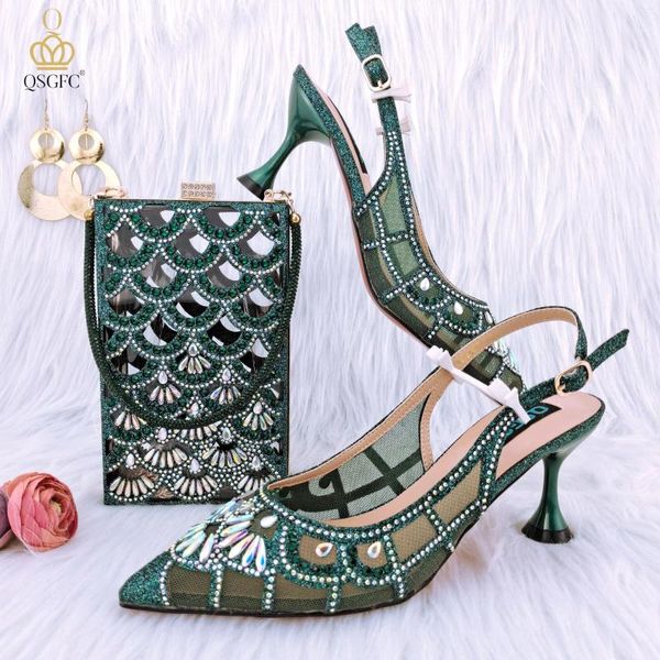 Scarpe eleganti QSGFC Fashion Green Glitter Fabric Fish Scale Pattern Hollow Design Tacchi alti Party Ladies and Bag