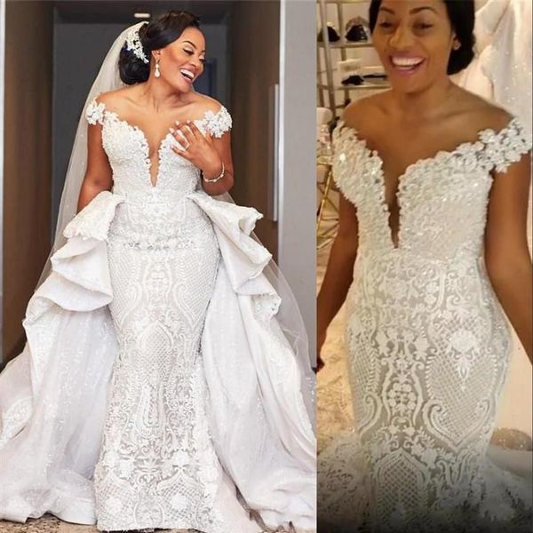 Abito da sposa arabo di lusso con spalle scoperte Abito da sposa a sirena con applicazioni di pizzo Abiti da sposa con collo trasparente Treno staccabile Plus Size Custo182A africano