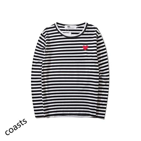 2024 casal masculino e feminino de manga longa Designer de camisetas brincar com coms des Garcons Pullover de suéter bordado Love Love Black and White Sope