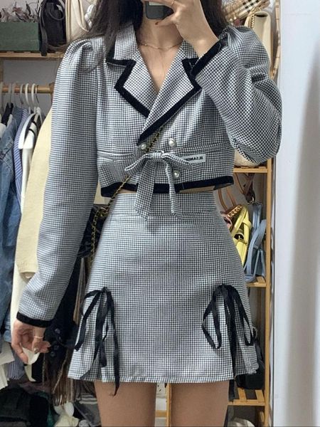 Abito a due pezzi Abito UNXX Primavera Autunno 2023 Blazer doppiopetto elegante Gonna avvolgente per anca Fiocco a quadri bianco nero da donna