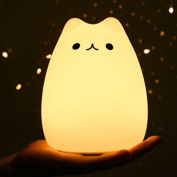 Nachtlichter Kitty Nachtlicht Babypuppe Niedliche Nachtlichter Geschenk Kinder Schlafzimmer Dekor Childen Spielzeug USB-Aufladung Augenschutz Dimmbare LED P230331