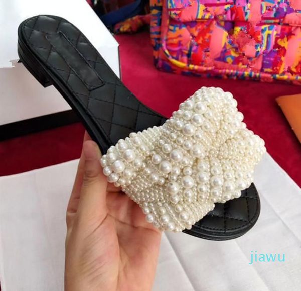 Сандалии EST Summer Pearl Bead Slipper Женщина Peep Toe ручная работа с плоской гладиатором Женщины мода повседневная обувь