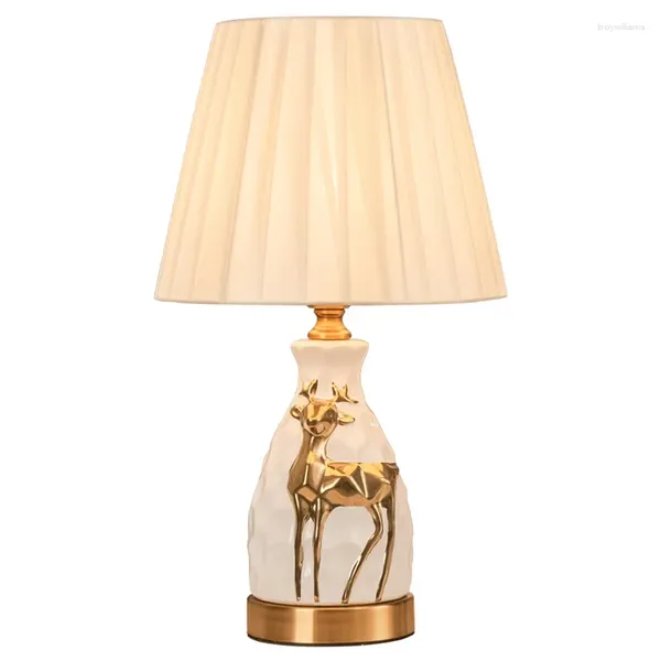 Lâmpadas de mesa Europeia Cute Girl Romântico Quente Criativo Golden Deer Presente Decoração Plug-in Casa Simples Lâmpada Decorativa MJ1125