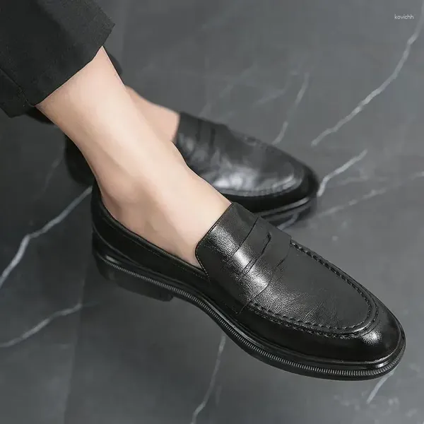 Sapatos de vestido masculino 2023 negócios preto formal desgaste couro estilo britânico outono casamento trabalho esportes lazer verão