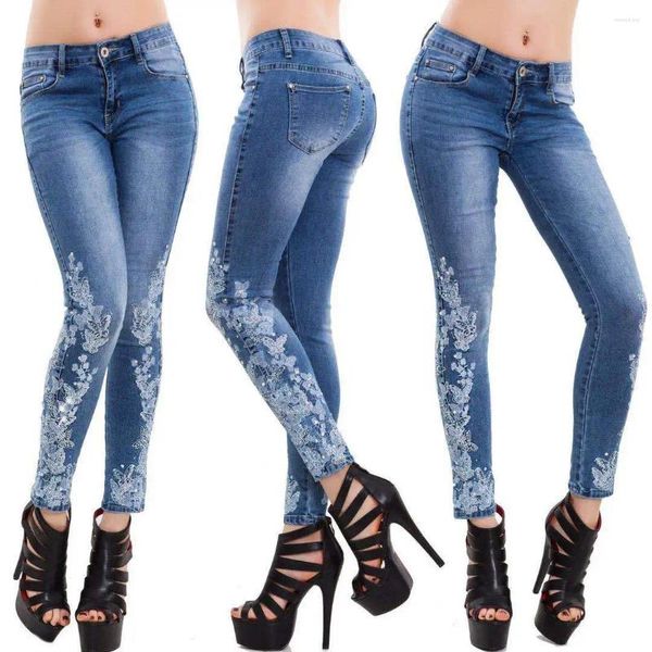 Женские джинсы 2023 Осень/Зима Большие размеры Высокоэластичные зауженные для женщин Тонкие синие с вышивкой