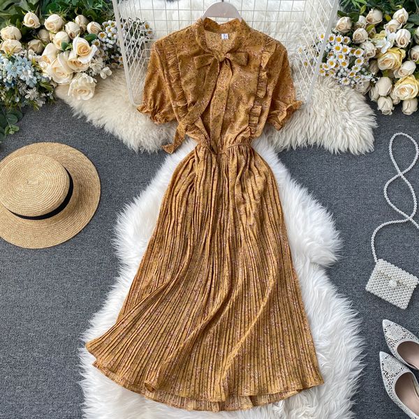 2023 Rote Damenkleider Schwarz Fashion Runway V-Ausschnitt Kleid Frau Kurze Puffärmel Sommeranzug Mesh Splice Shirt und Charakter bedruckter Rock Zweiteiliges Damenset