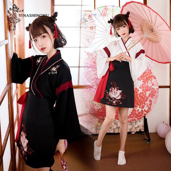 Этническая одежда японская платье кимоно женщина черная белая кошачья вышива