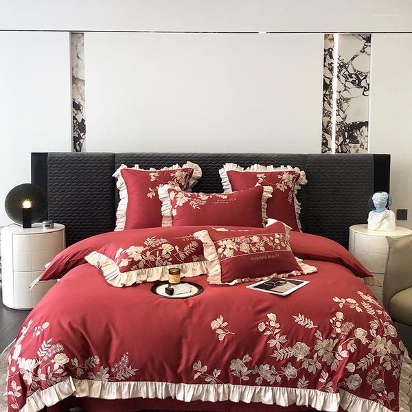 Set di biancheria da letto Luxury Red 1000TC Cotone egiziano Set da sposa Fiori d'oro Ricamo Volant Copripiumino Lenzuolo Federe 4 pezzi