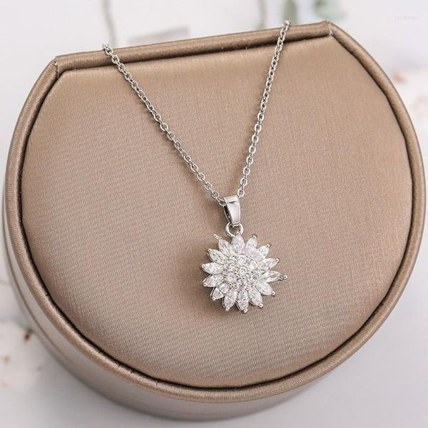 Anhänger Halsketten Damenmode Exquisites Kreatives Design Rotierende Zirkonia Sonnenblume Halskette Lässiges Temperament Kupfer Schmuck Geschenk