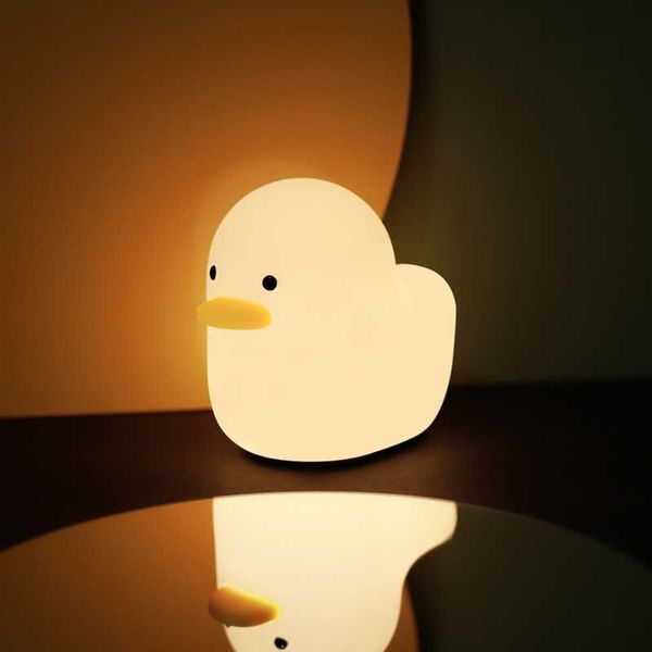 Luci notturne Cartoon Dumb Duck Luce in silicone USB Ricaricabile Camera da letto Comodino Luce notturna Touch Pat Light Protezione degli occhi Atmosphere Light P230331
