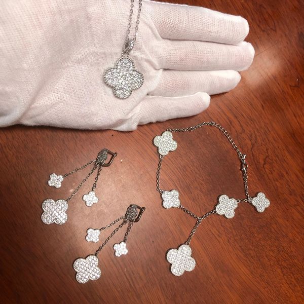 Set di gioielli da sposa all'ingrosso ciondolo a forma di fiore a quattro foglie set lungo collana braccialetto orecchini di lusso in argento sterling 925 231101