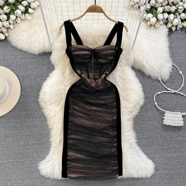 Lässige Kleider Mädchen Street Style Rückenfreies schwarzes Hosenträgerkleid für Frauen Sommer Mode Mesh Plissee Elastische Enge Show Dünnes, figurbetontes Kleid