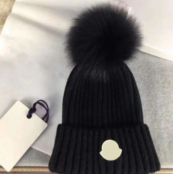 Berretti/berretti con teschio Designer Autunno e inverno Beanie lavorato a maglia cappelli casual da donna da uomo di alta qualità lavorato a maglia spesso caldo pompon in pelliccia sintetica Berretti Cappelli Cofano femminile 20 colori