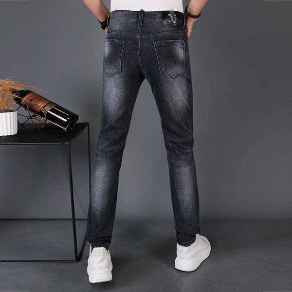 Blue Navy Jeans Herren Slim Fit Sommertrend Vielseitige schmale Beinhöhe kleine gerade europäische Hose