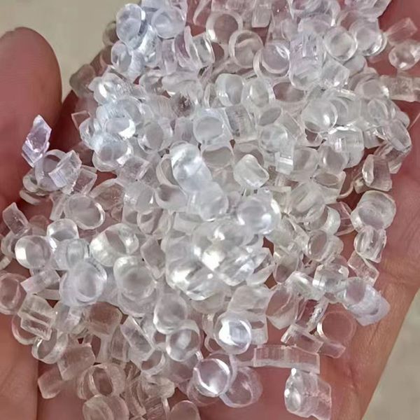 Le fabricant vend directement des particules transparentes en PVC souple pour diverses pièces laminées, coulées et moulées par injection telles que le cuir artificiel et le cuir de sol.