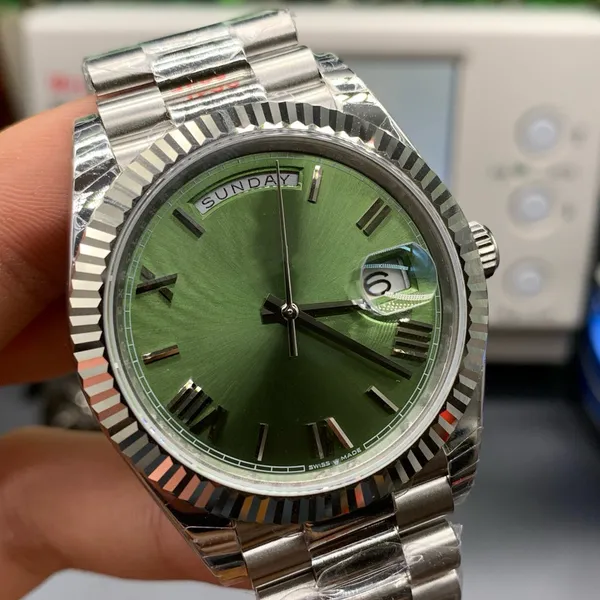 AAAAA 5A Data del giorno di qualità M228239 EW Factory 1: 1 Orologi supercloni da 40 mm MECCANICA AUTOMATICA 2824 MOVIMENTO UOMINI CON GREEEN BOX Crystal A01