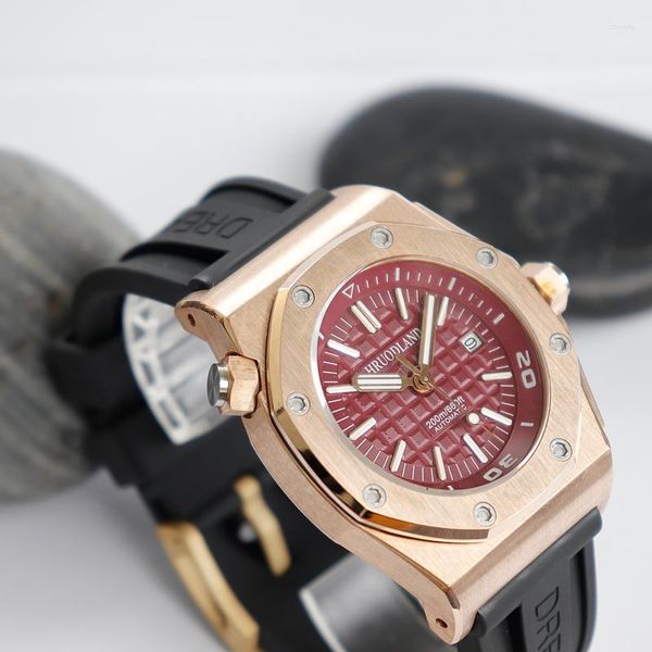 Orologi da polso Hruodland Orologio da immersione in bronzo da uomo Quadrante rosso Vetro zaffiro Movimento automatico Miyota 9015 Cinturino in caucciù Resistente all'acqua 20 bar