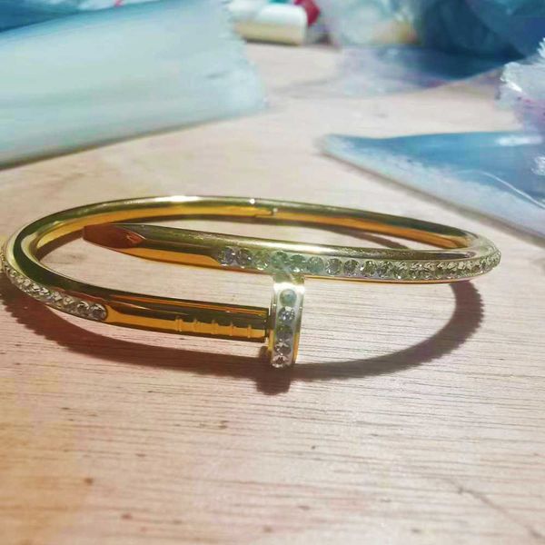 Hot Boutique Internet Celebrity Cati Bracciale per unghie con diamanti Semplice personalità femminile Coppia incolore Acciaio al titanio Maschio aperto