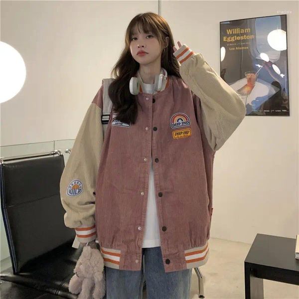 Giacche da donna Giacca da baseball rosa Lettere ricamate primaverili Cappotto allentato in velluto a coste Tuta Harajuku Abbigliamento uniforme retrò da donna