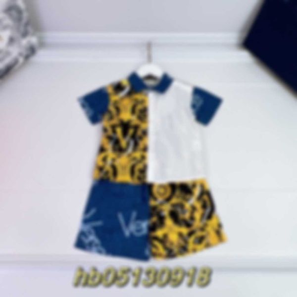 23ss conjunto de bebê conjunto infantil shorts de camiseta de design infantil terno roupas infantis meninos manga curta camisa de verão emendando letras shorts saia curta ternos roupas infantis