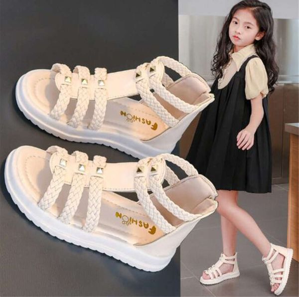 Sandalen Nieten Kinder Mädchen Sommer Strand Hausschuhe Weiche Unterseite Kleinkind Kleinkind Rutschen Prinzessin Römische Schuhe Slip on Kinder Casual Sneaker