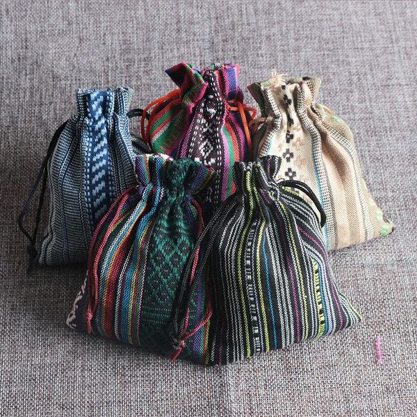 Envoltório de presente 50 pçs / lote Sacos de algodão de vento étnico 9x13cm Colorido Stripe Doces Presentes Jóias Embalagem Sacos Bonito Algodão Cordão Saco de Presente 231102