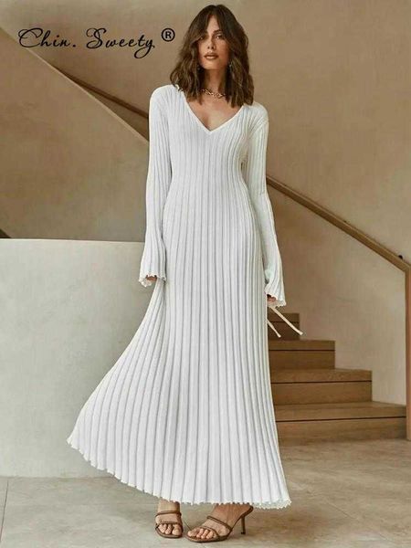 Frauen gestricktes langes Kleid Herbst Winter 2023 elegante gefaltete A-Linie Midi-Kleider weiblicher V-Ausschnitt beiläufige Damen gerippte Maxi-Robe