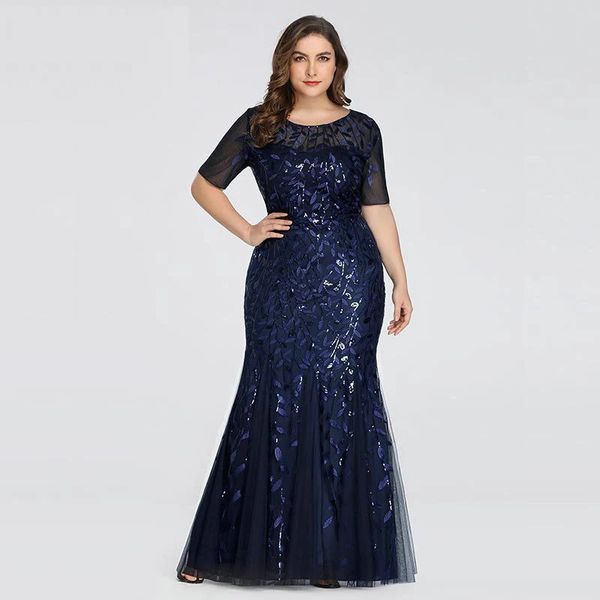 Abiti sexy urbani Plus Size Paillettes Mesh Sirena Abito da sera sottile Foglie di perline Modello formale Donna Elegante Abiti da ballo per feste Manica corta 231101