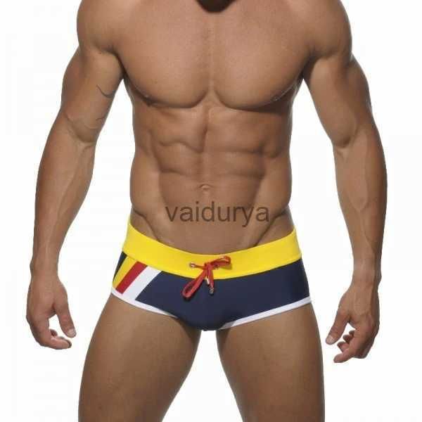 Herren-Badebekleidung Sexy Männer Badehose Homosexuell Bikini Badeanzug Herren Badeshorts Low Rise Mann Badehose Boardshorts Seobean Surfen Strandkleidung YQ231102