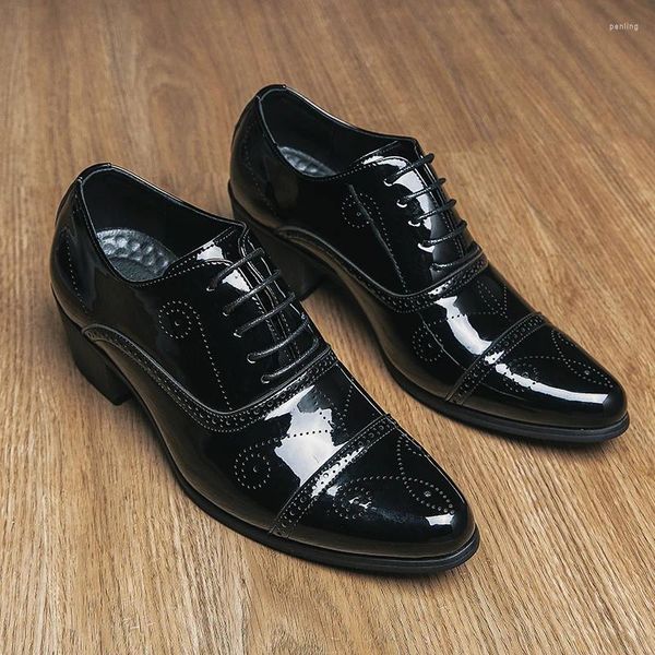 Sapatos de vestido Brogue preto para homens salto grosso brilhante pu couro lace-up redondo toe feito à mão com
