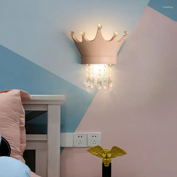 Lampada da parete Lampada da comodino per ragazza Lampada a sospensione in cristallo Corona Moderna di lusso Camera da letto per bambini Decorazione della camera della principessa Luci notturne Luce