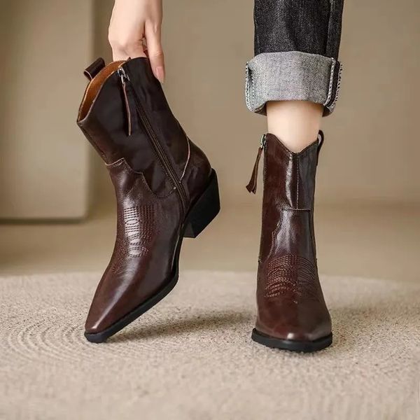 Botas 2023 Autumnwinter Mulheres Bota Apontada Toe Salto Alto Couro Genuíno Ocidental para Cavaleiro Feito à Mão Zapatos Mujer 231101