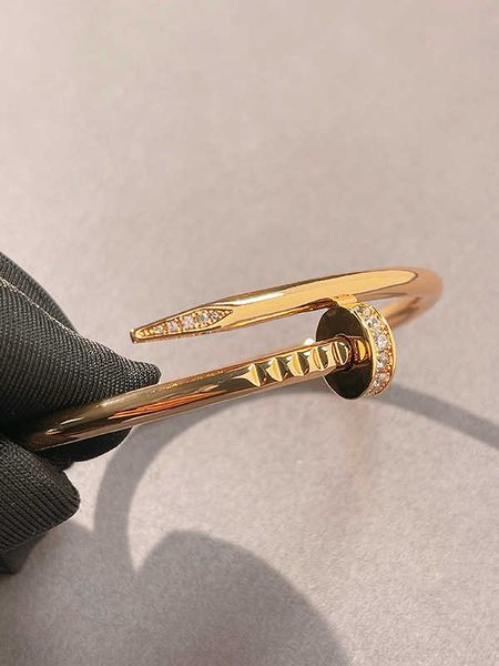 Hot Boutique Internet Celebrity V Gold Nail Armband Neuer Stil Leichter Luxus Präzisionshandwerk Mode Glattes Gesicht mit Diamant Muss Boutique wählen