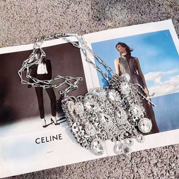 Internet celebrity nicchia nuova borsa di cristallo industria pesante pannello di alluminio catena intarsiata di diamanti borsa sotto le ascelle borsa per cellulare borsa a tracolla piccola 231102