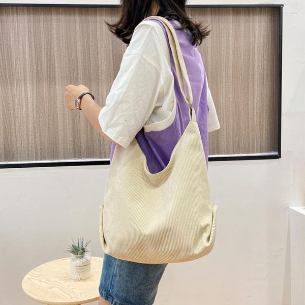 Borse da sera Borsa da donna Borsa a tracolla in velluto a coste 2023 Ragazza Shopper Moda Casual Stile retrò europeo e americano Stampa di lettere