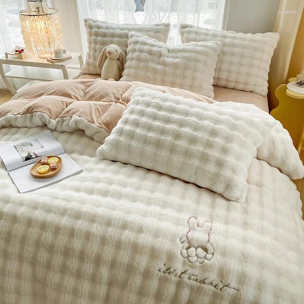 Set di biancheria da letto Copripiumino in flanella Copripiumino Lenzuola Set da 4 pezzi con federa Inverno caldo velluto peluche ricamo Tessili per la casa di lusso